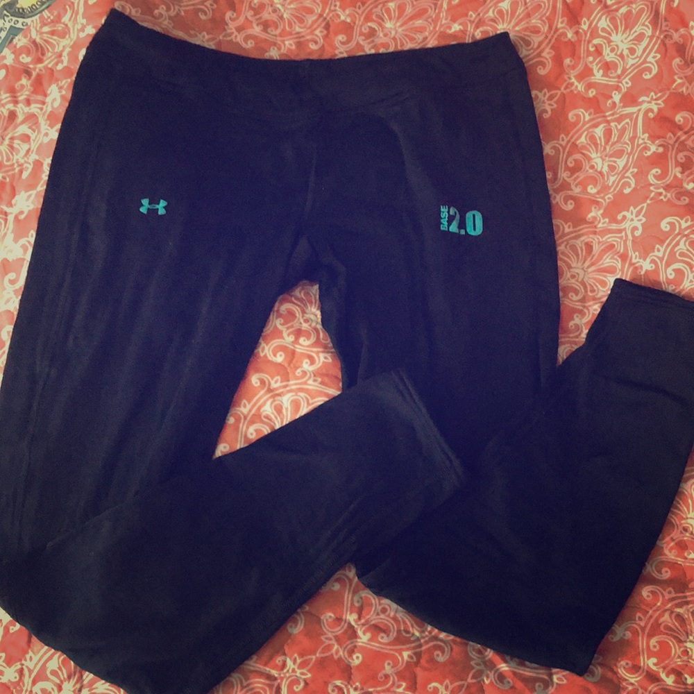 UNDERARMOUR Base 2.0 Fitted Capri